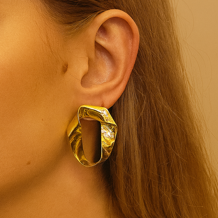 Onda Stud earrings
