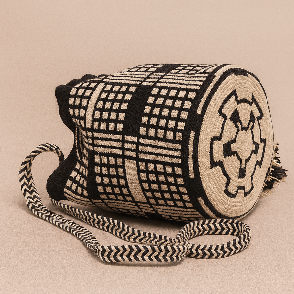Small Crossbody Wayuu Black, Beige