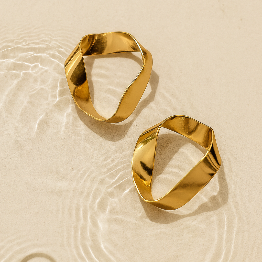 Onda Stud earrings
