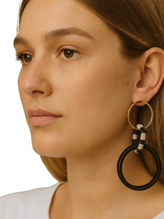 gold-plated bronze earrings with Werregue palm fiber