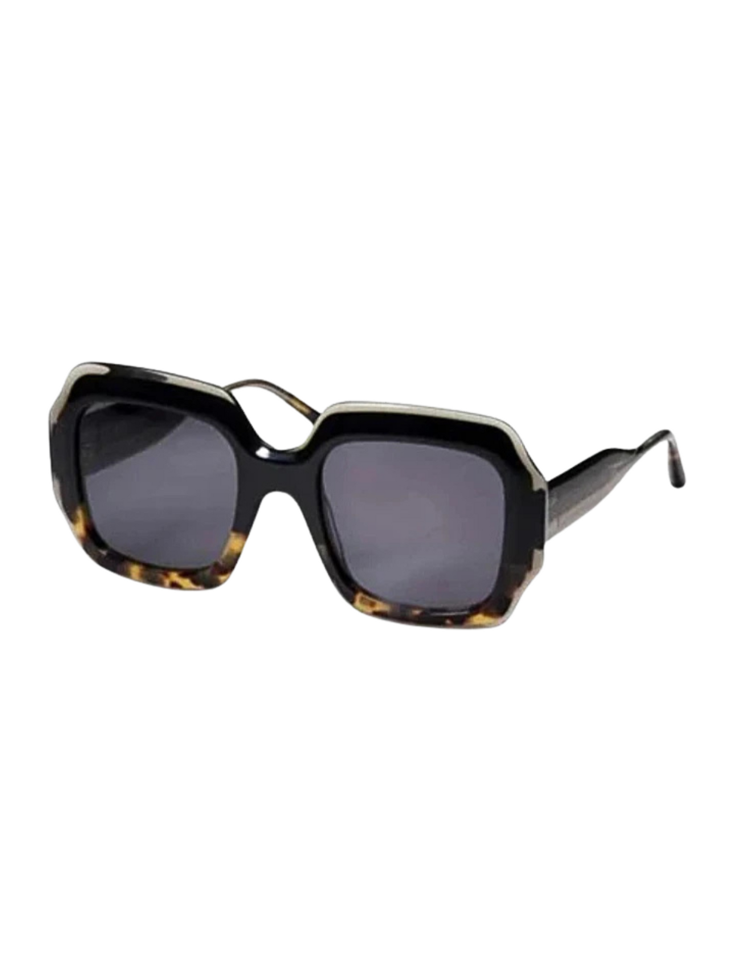 Sunglasses with tortoiseshell frame