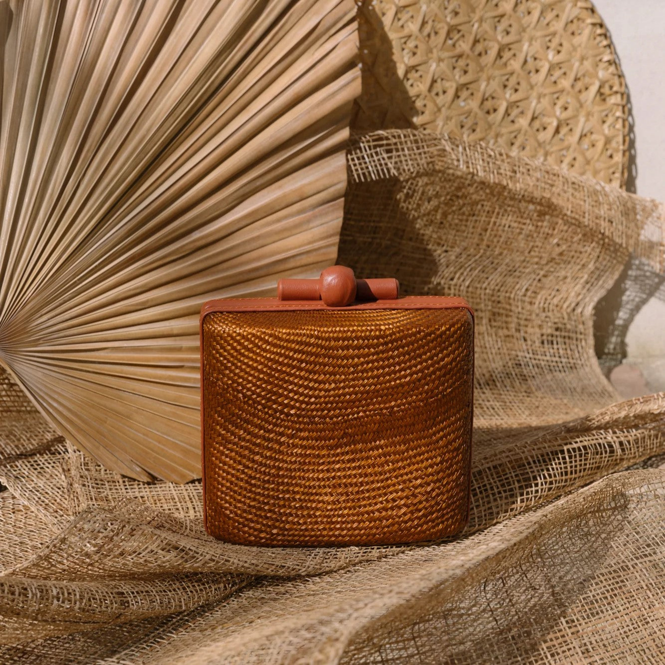 Lisbon Rust Clutch