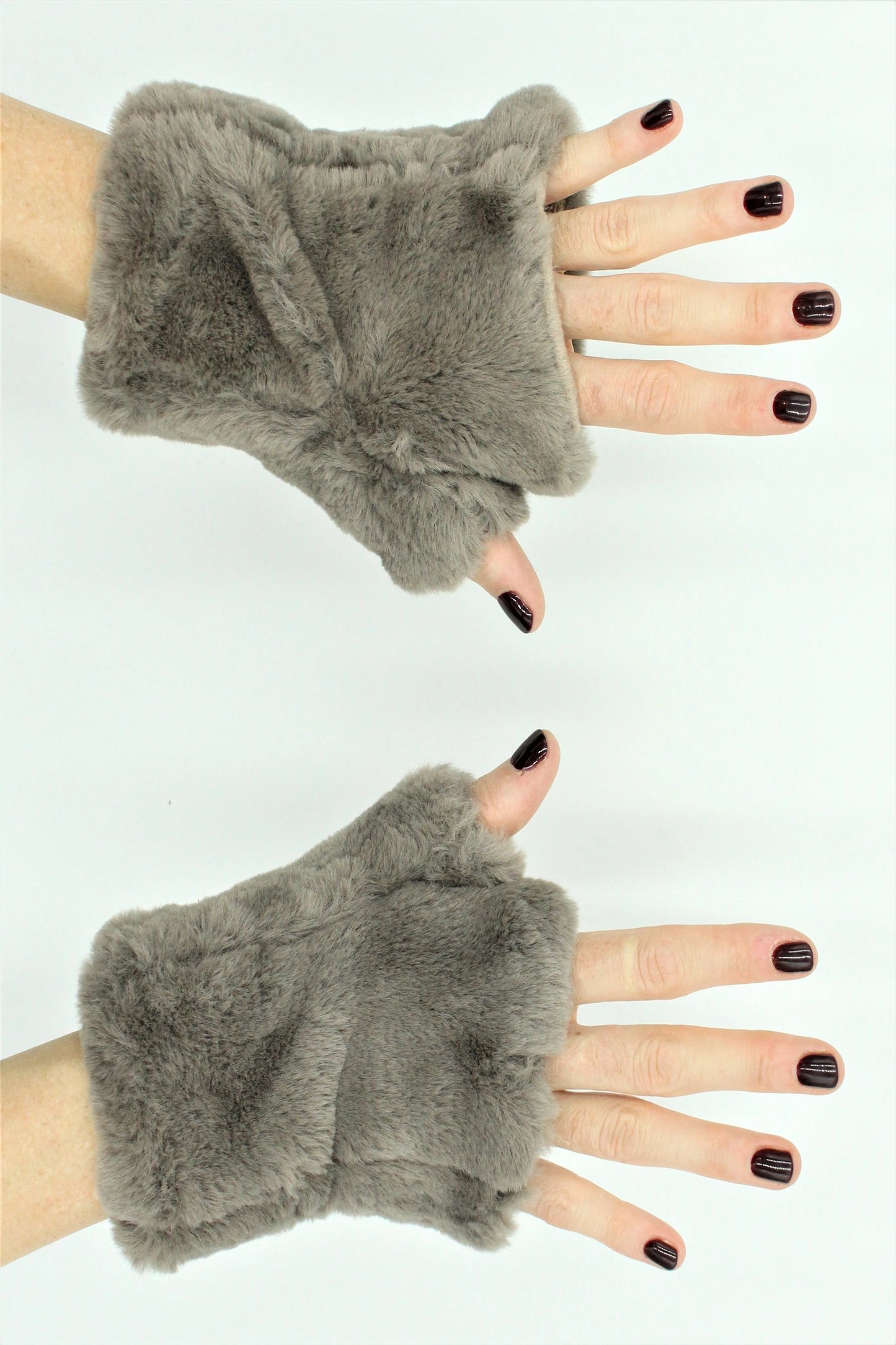 Fingerless mittens in Faux fur