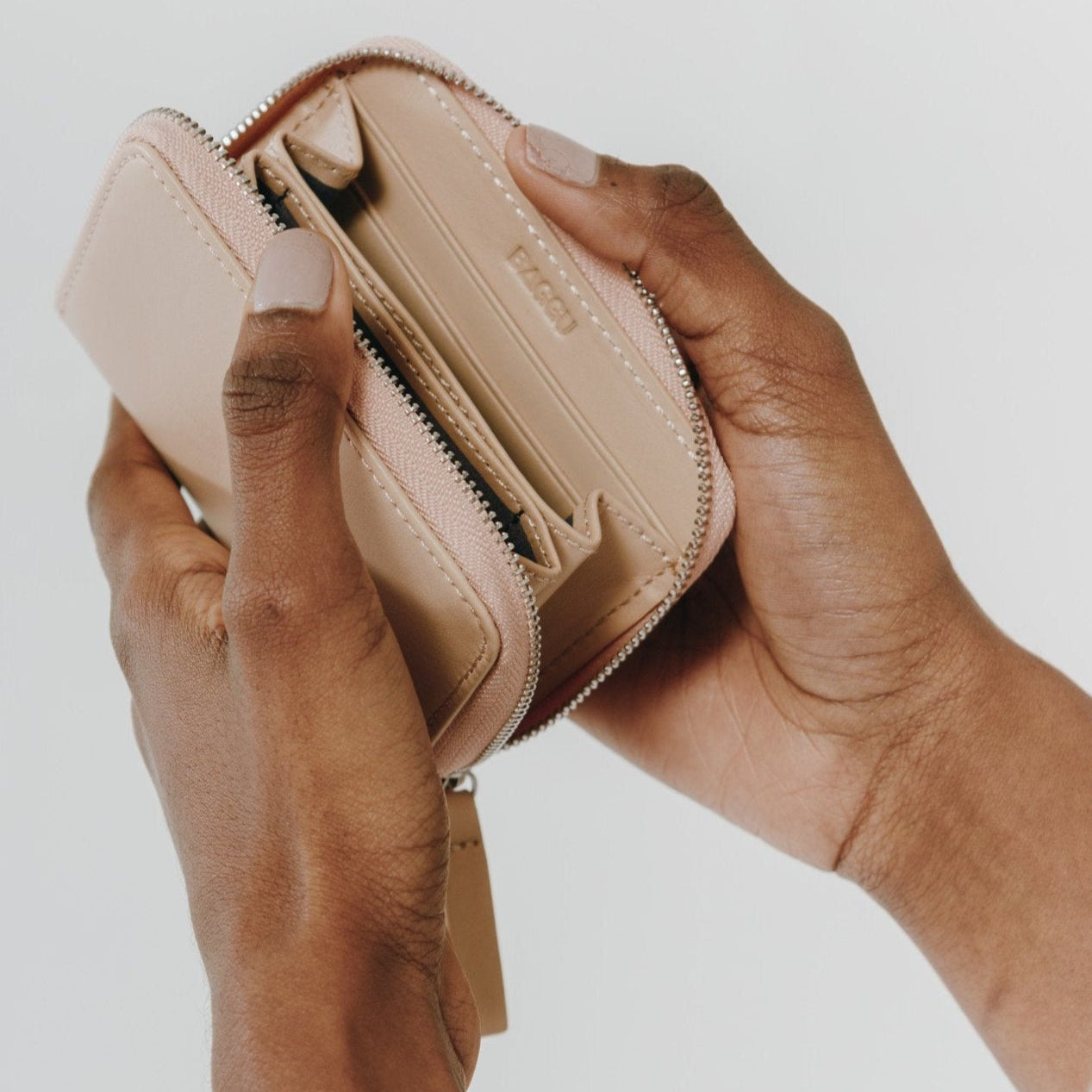Leather short wallet