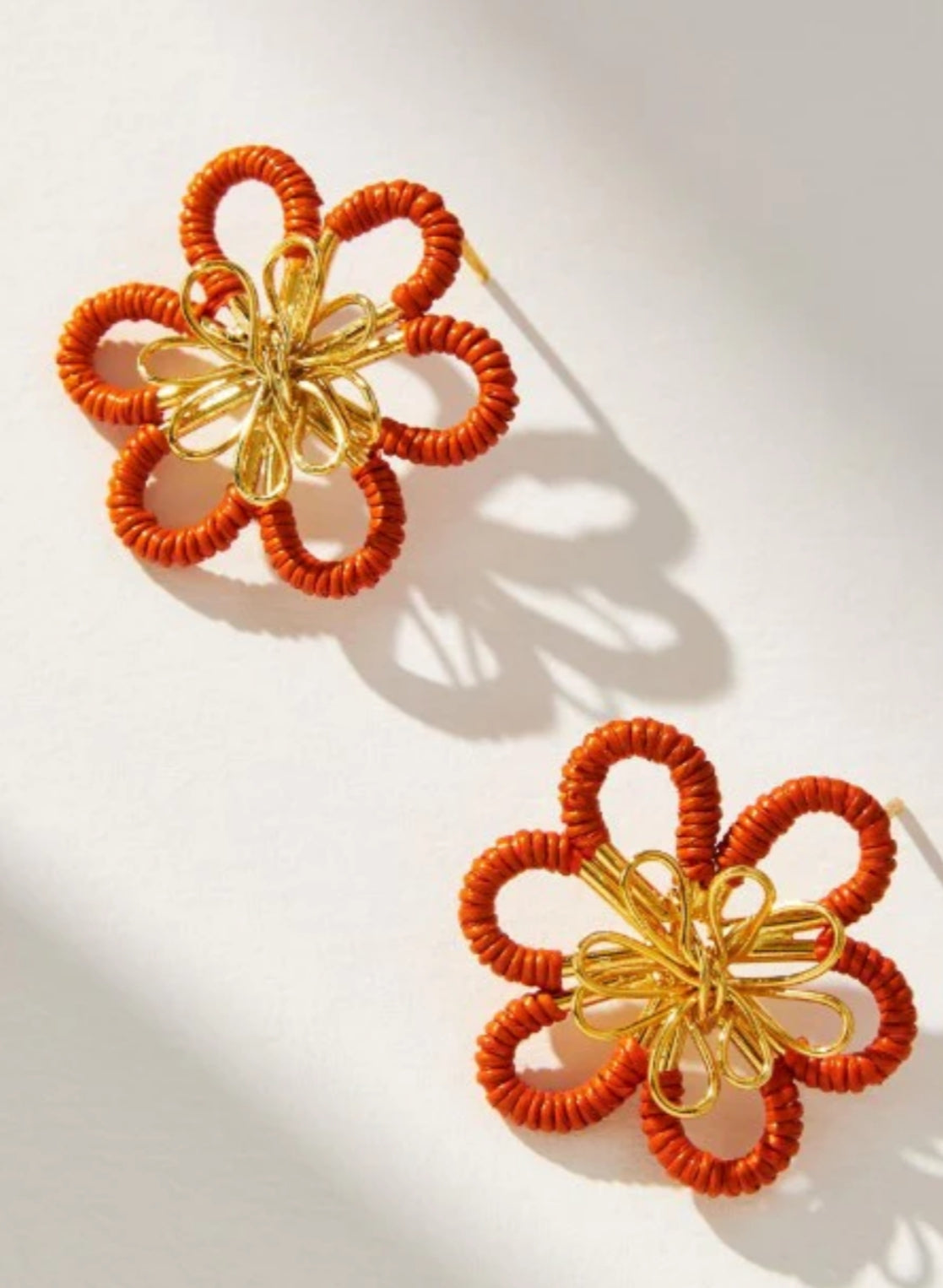 Dalia Studs