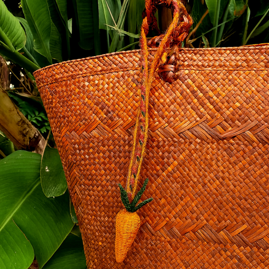 Iraca Charm Carrot