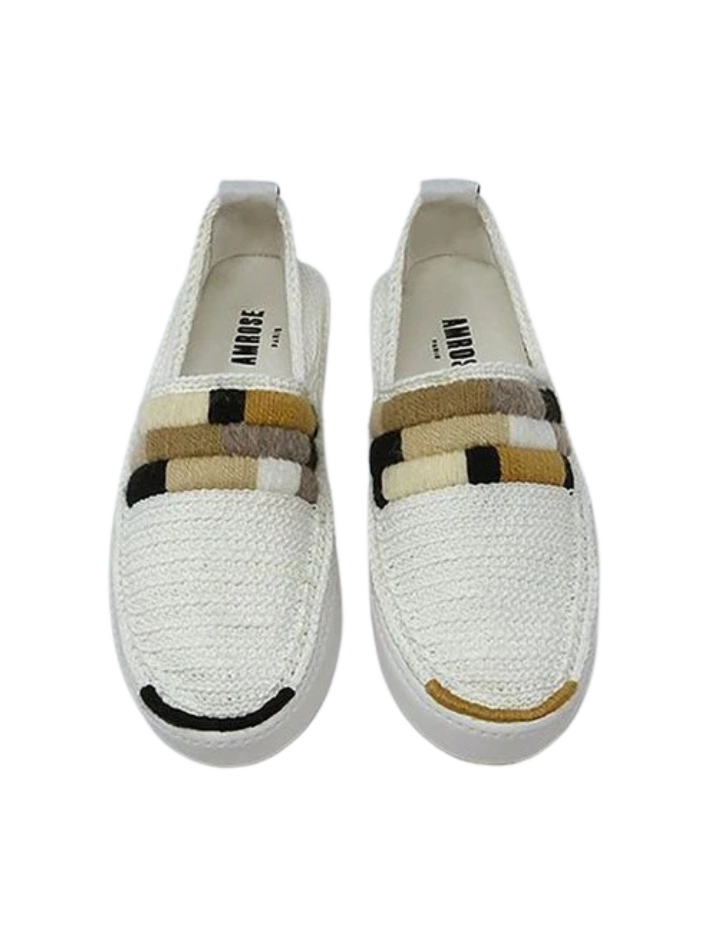 Crocheted sneakers embroidered in beige