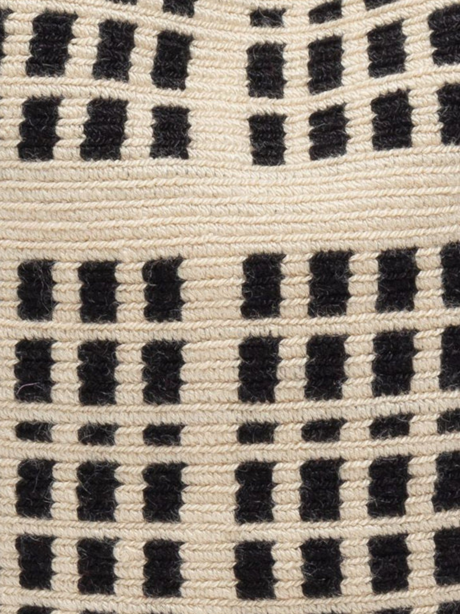 Wayuu handwoven crossbody bag with braided strap 