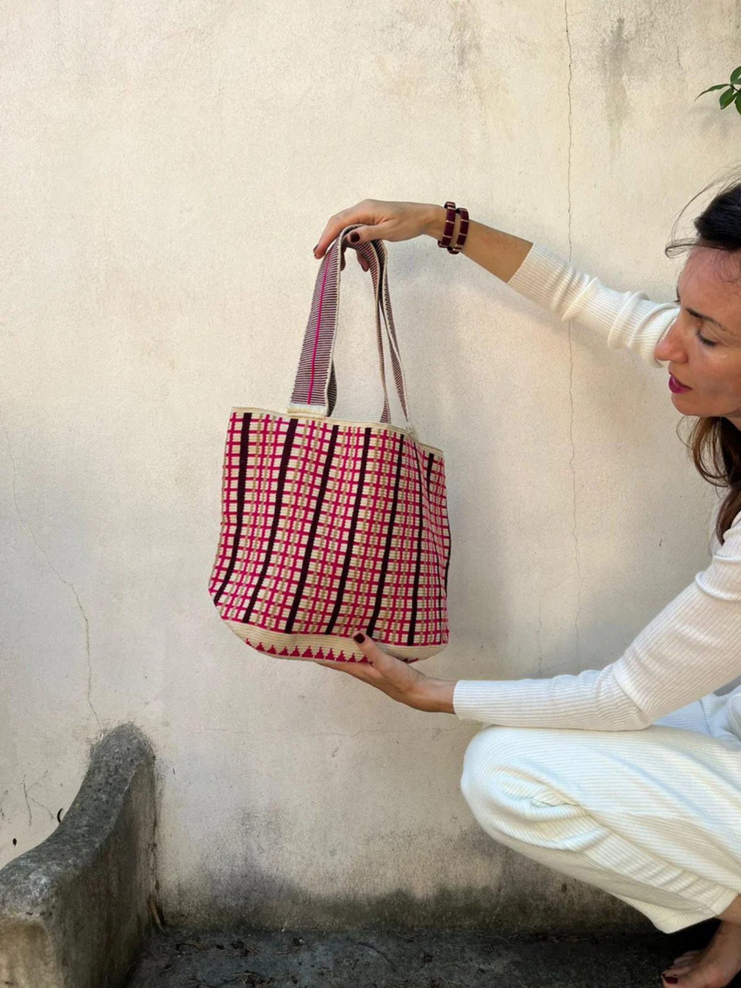 Checkered tote bag with pink and dark red pattern