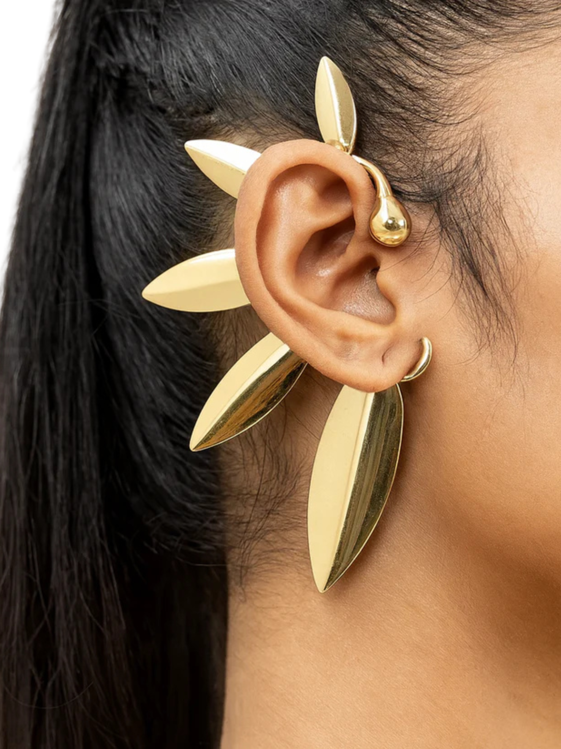 Gold leaf-shaped Ear Cuff