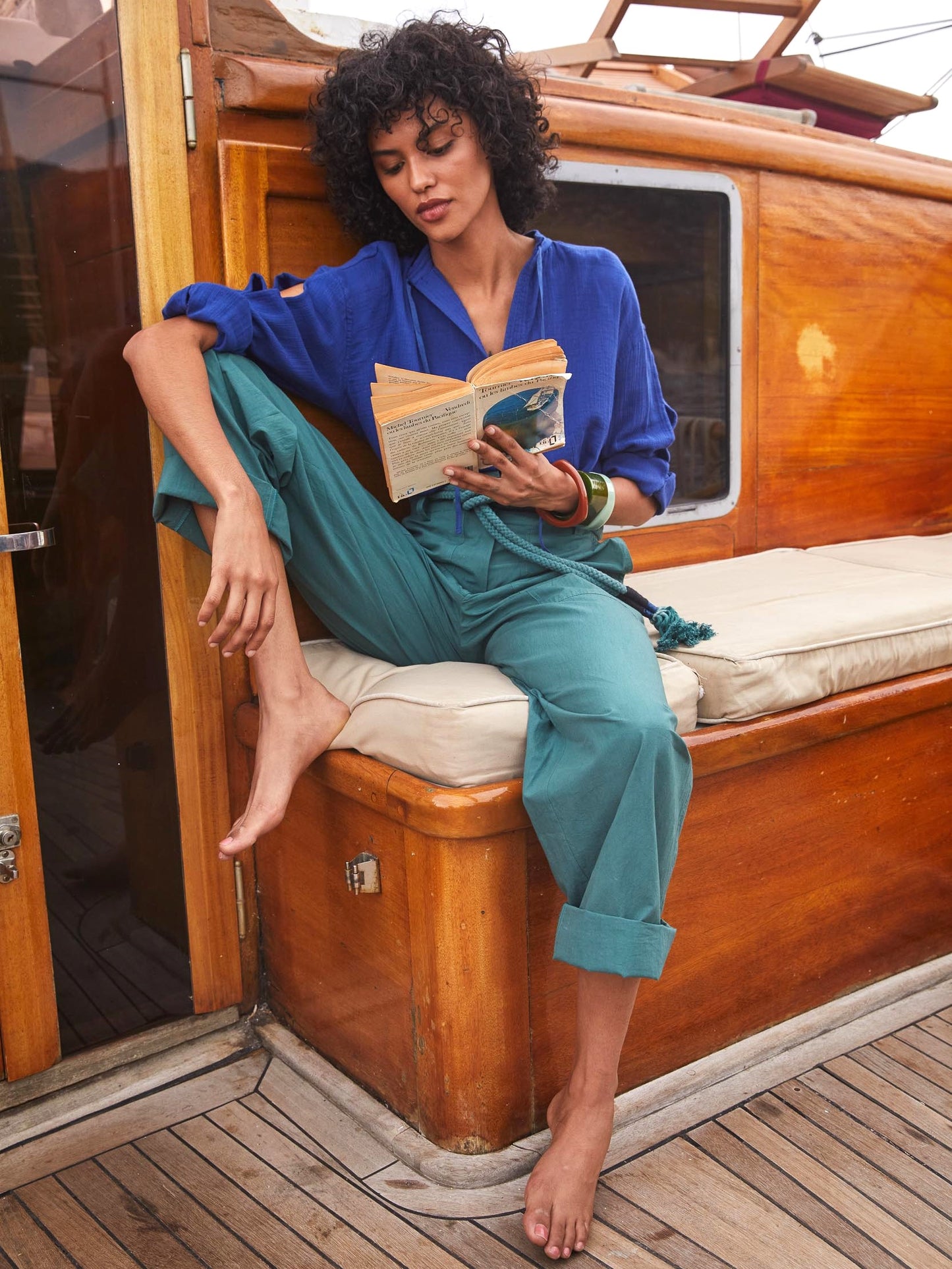 green pants