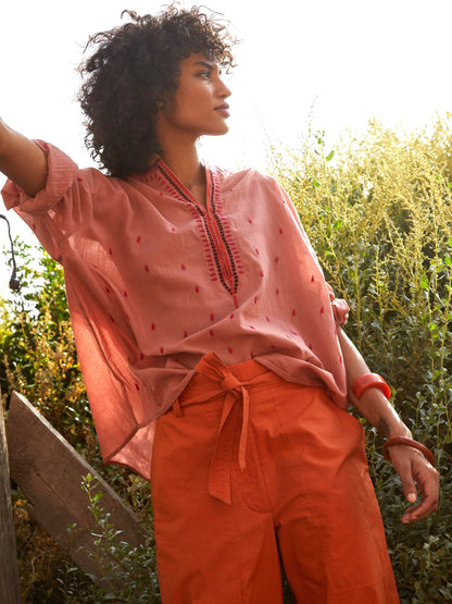 orange pants

