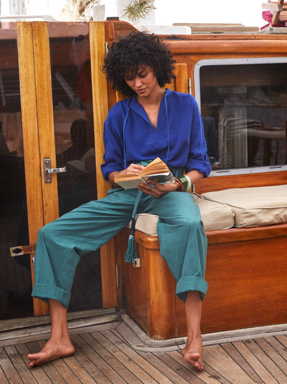 green pants