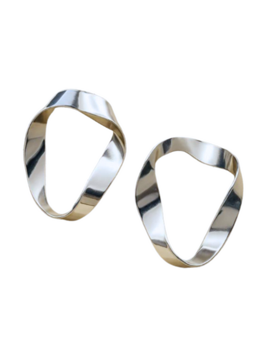 silver hoop earrings 