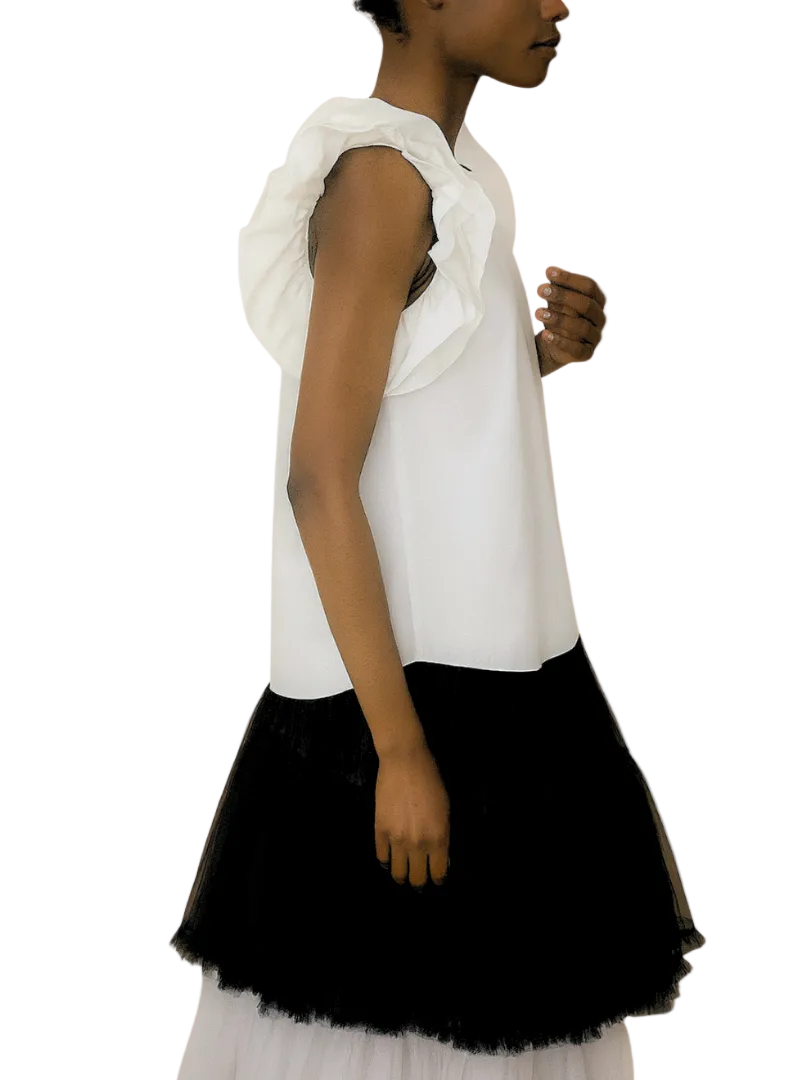 White blouse with ruffled sleeves 