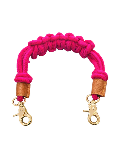 Macramé bag strap with colorful motifs and leather details