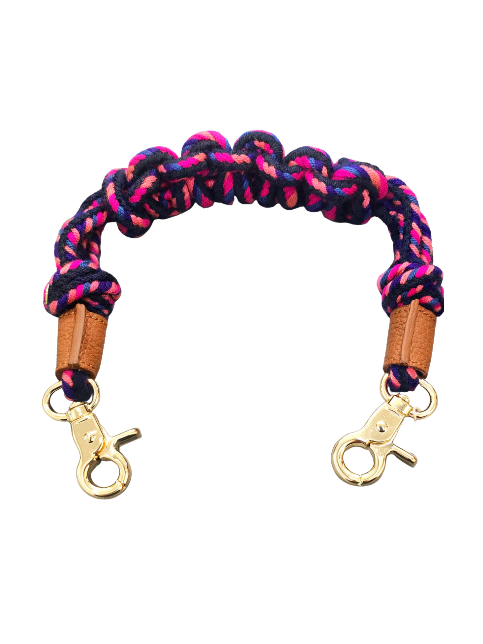 Macramé bag strap with colorful motifs and leather details