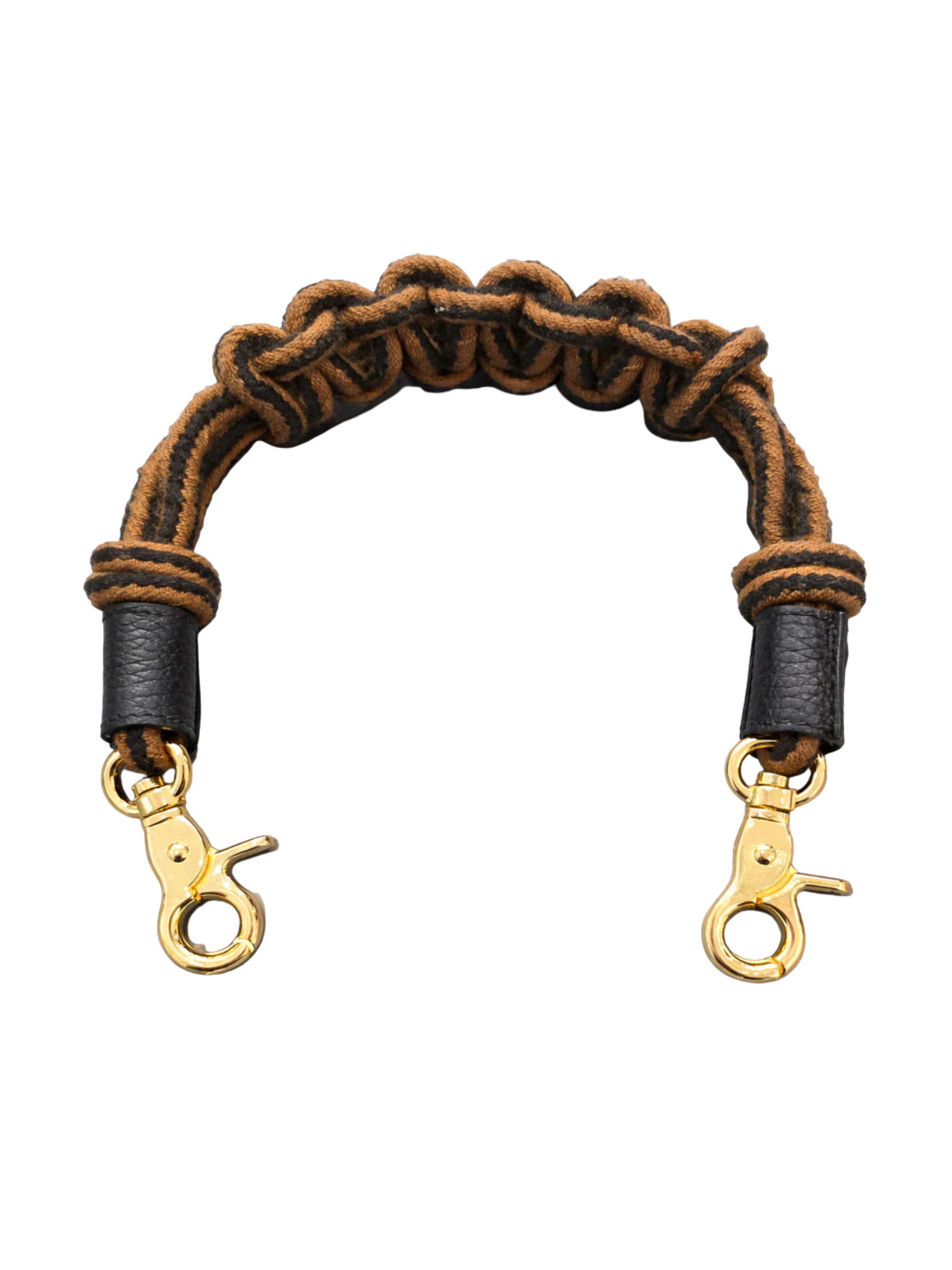 Macramé bag strap with colorful motifs and leather details
