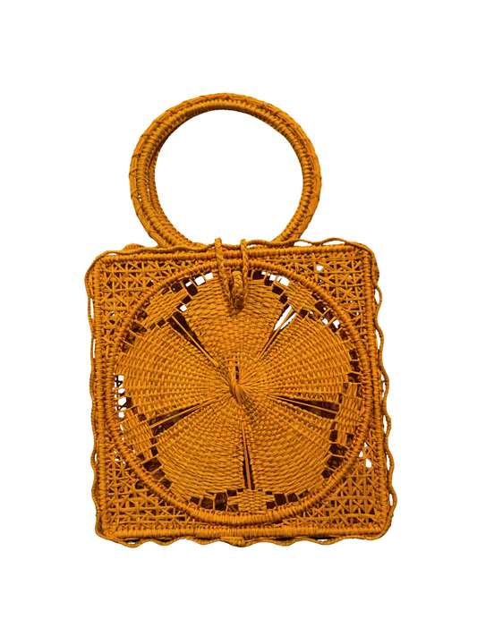 Handwoven palma de iraca bag with  round handle