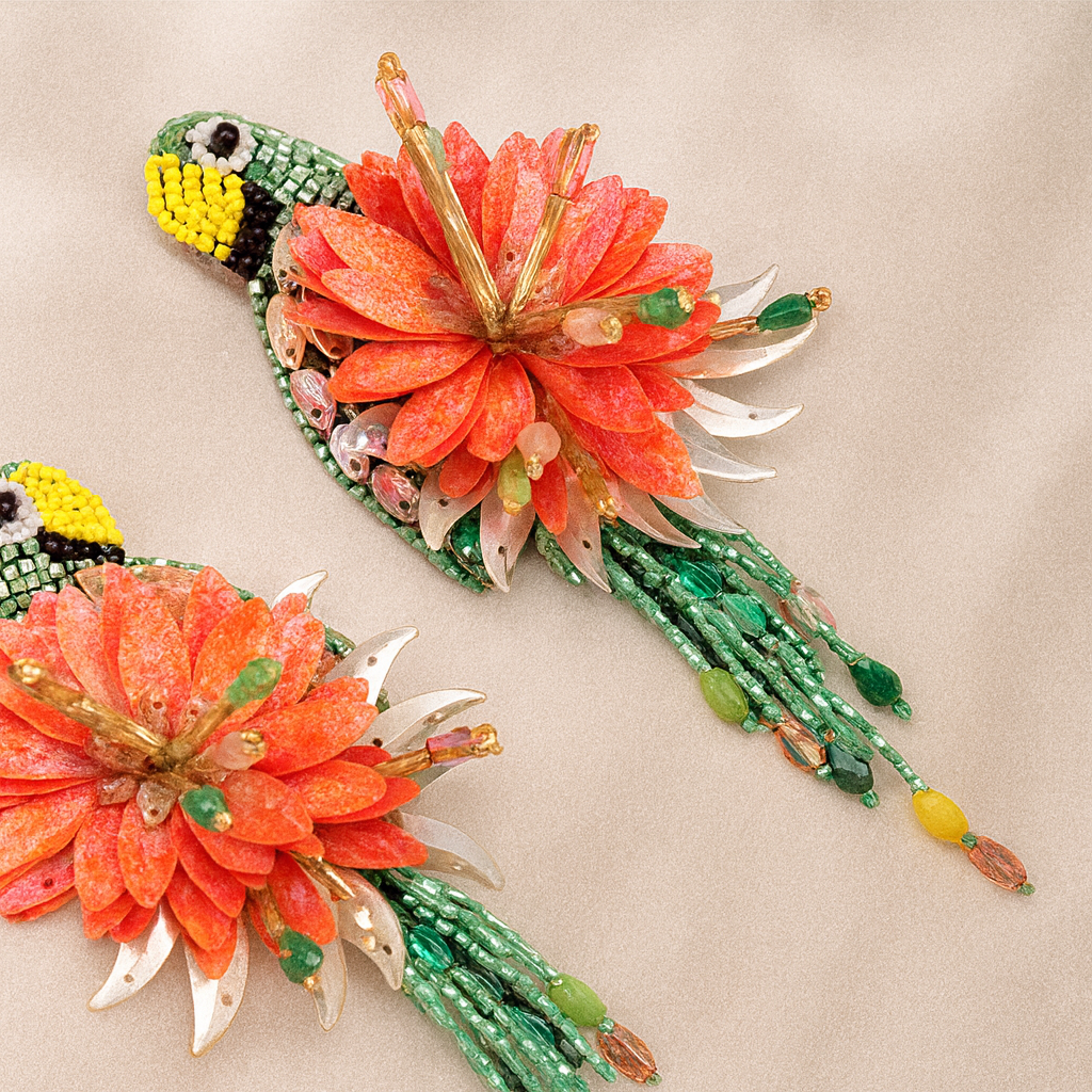 Parrot Earrings Light Khaki