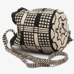 Load image into Gallery viewer, Small Crossbody Wayuu Blk, Beige
