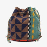 Load image into Gallery viewer, Handmade Medium Wayuu Finch
