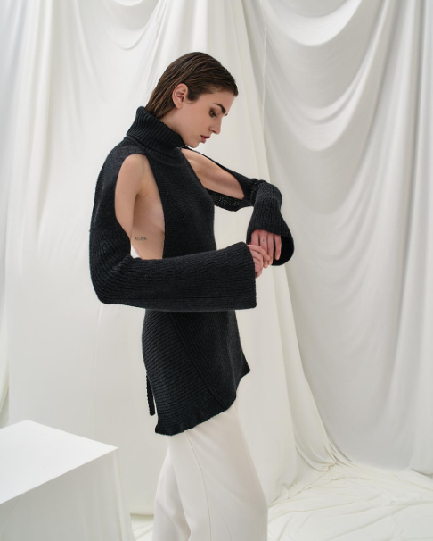 Open back and sides rib sweater