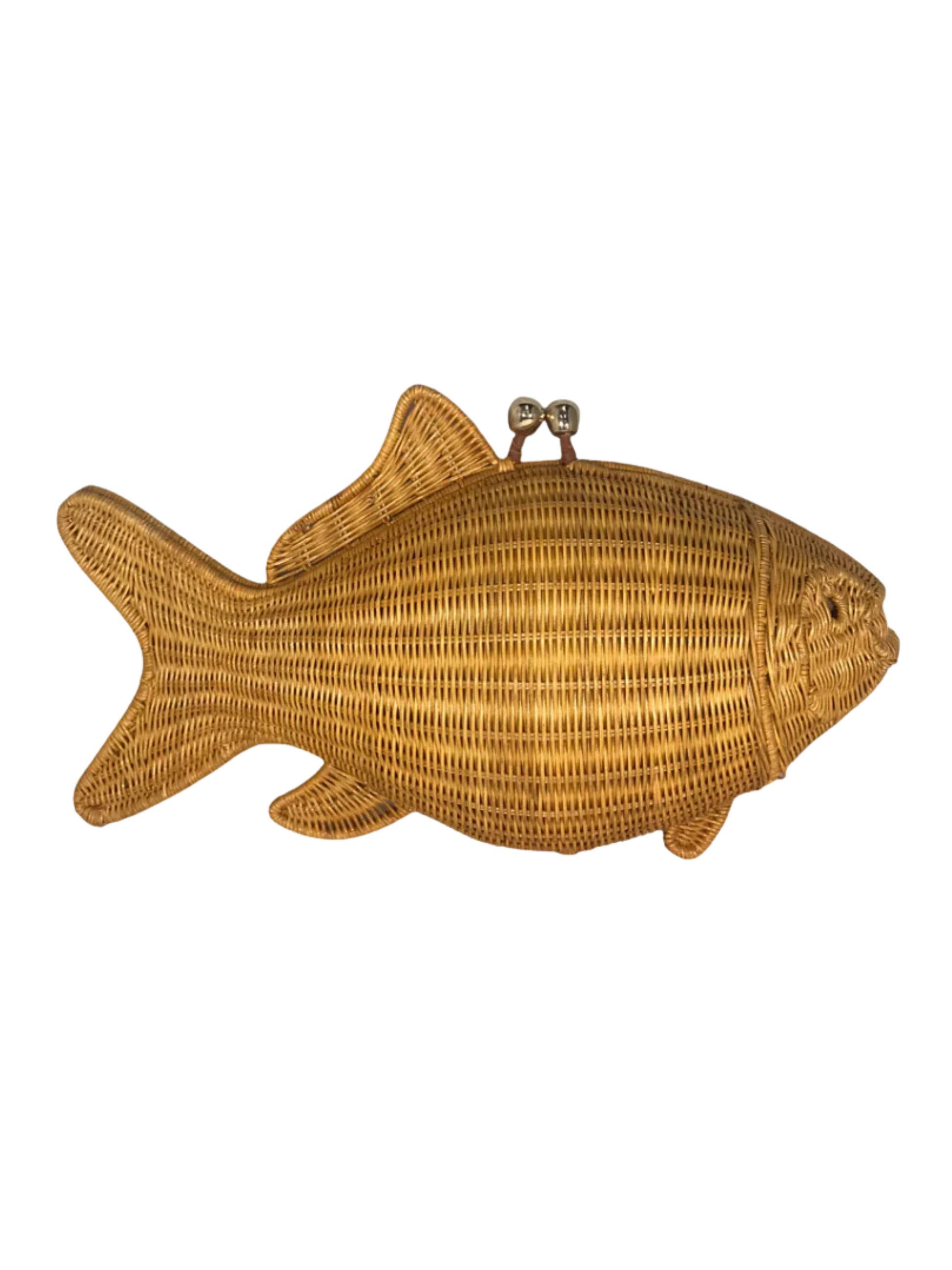 Woven fish-shaped clutch bag 