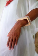Load image into Gallery viewer, CLEAR RESIN WOON BRACELET BANAGO FOLKLORIOUS

