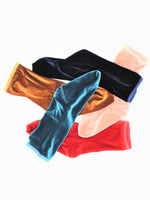 Load image into Gallery viewer, Short Velvet socks
