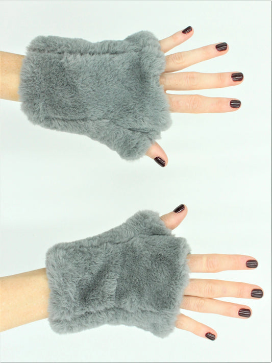 Fingerless mittens in Faux fur