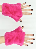 Load image into Gallery viewer, Fingerless mittens in Faux fur
