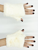Load image into Gallery viewer, Fingerless mittens in Faux fur
