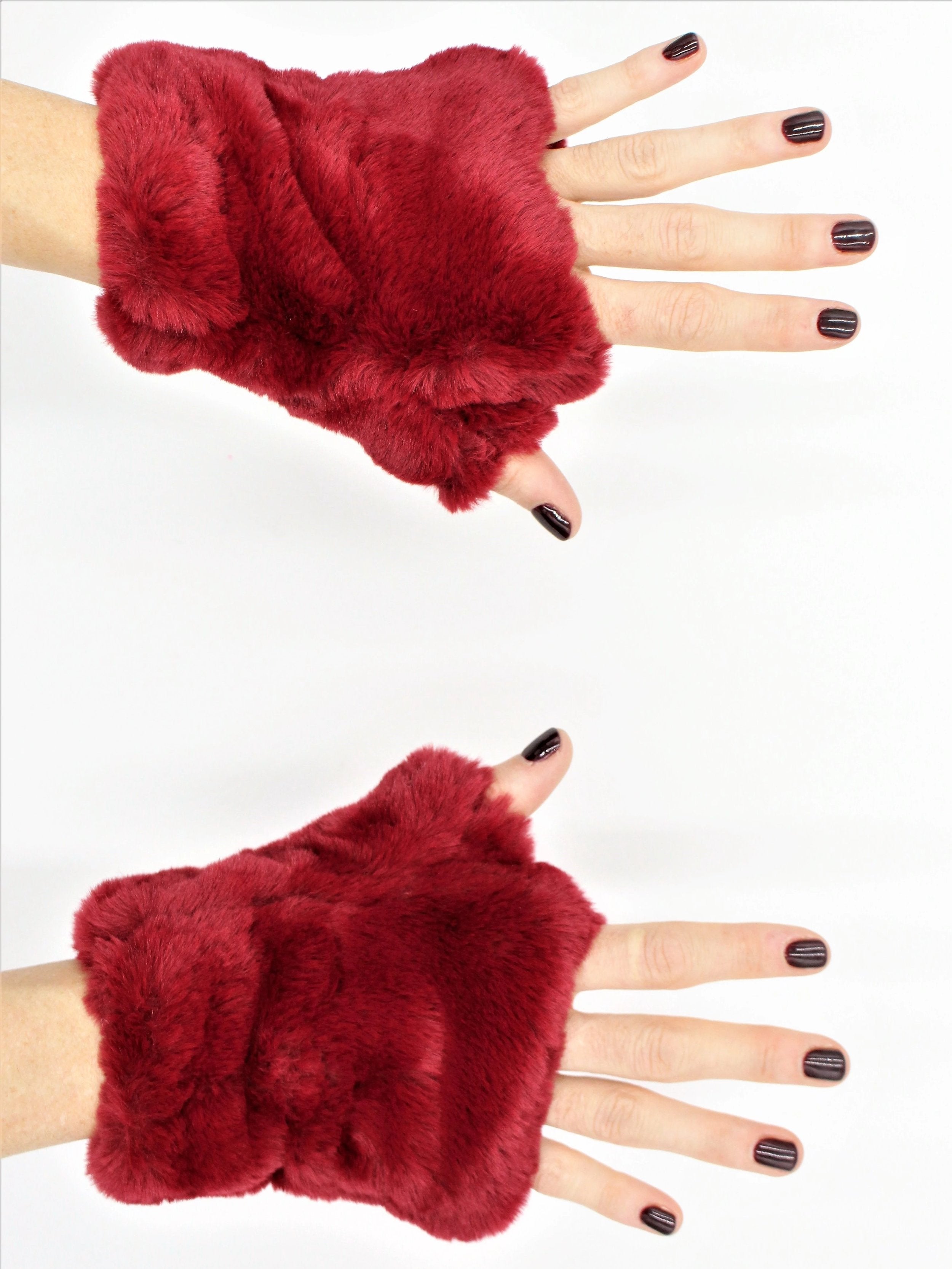 Fingerless mittens in Faux fur